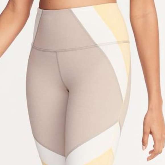 Old Navy Pants - Old Navy High-Waisted Elevate Leggings Go-Dry